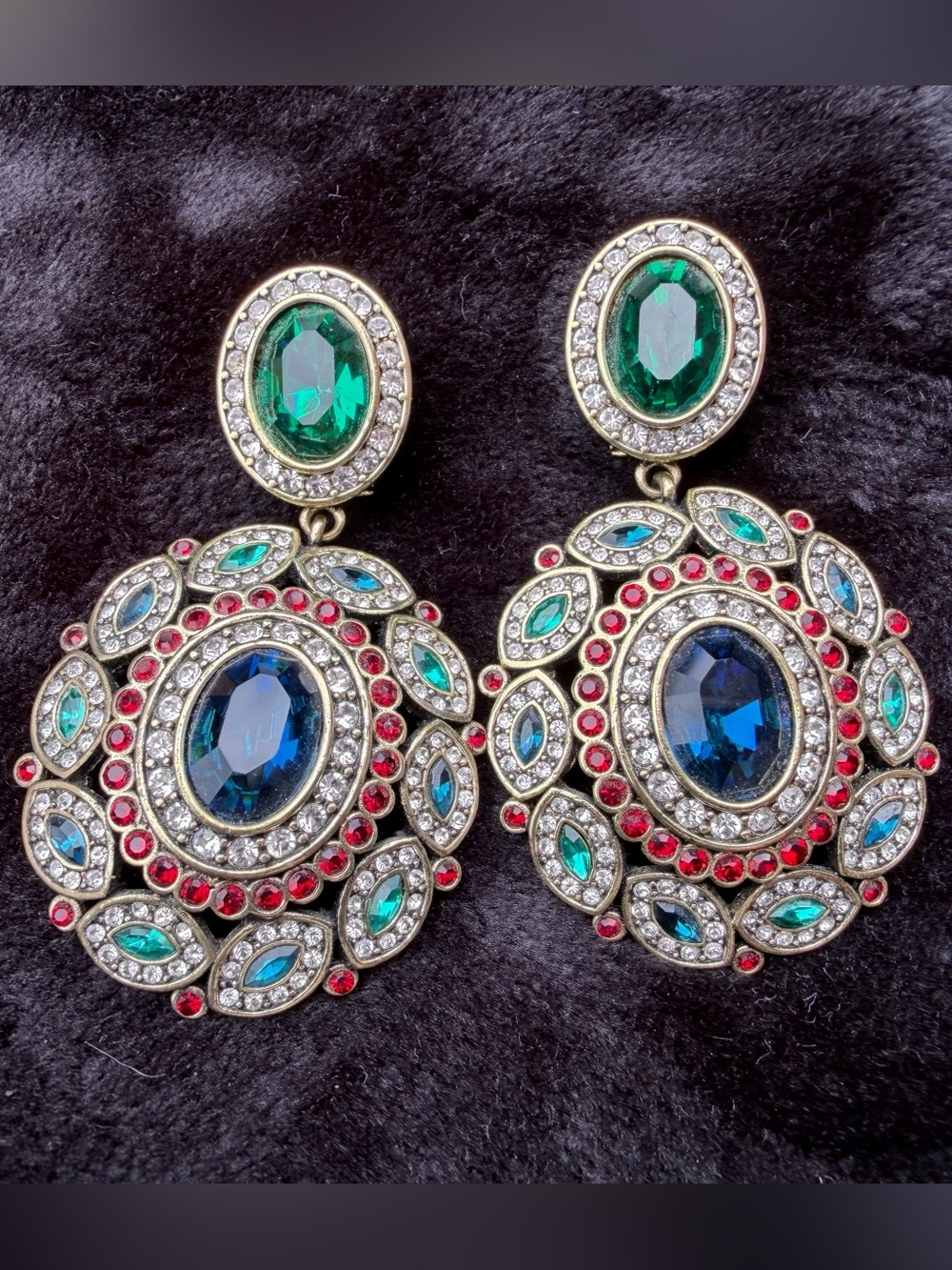 Heidi Daus®
"Deco Dangle" Crystal Pavé Oval Drop earrings.